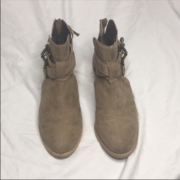 Steve Madden “CLinge” boots in tan - Picture 2 of 8